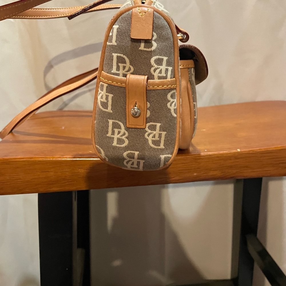 Vintage Dooney & Bourke East West Slim Top Zip - Picture 4 of 8